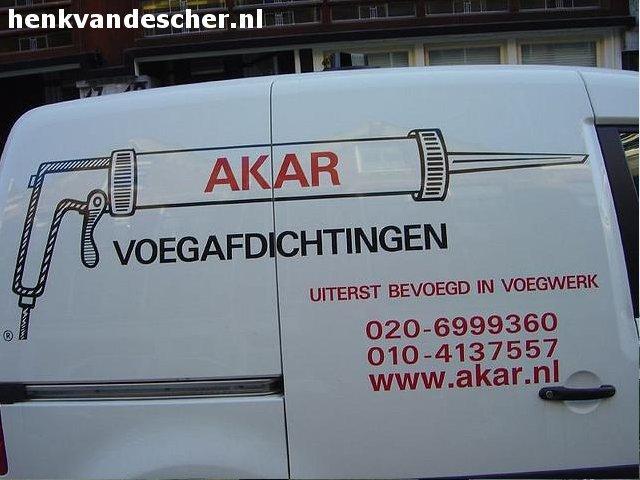 Akar :: Uiterst bevoegd in voegwerk